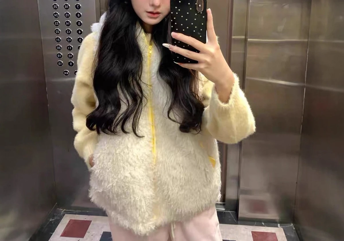 

Новинка 2025 года, жилет с капюшоном и медвежьими ушками, хлопковая одежда, женская осенне-зимняя новая пушистая короткая верхняя одежда