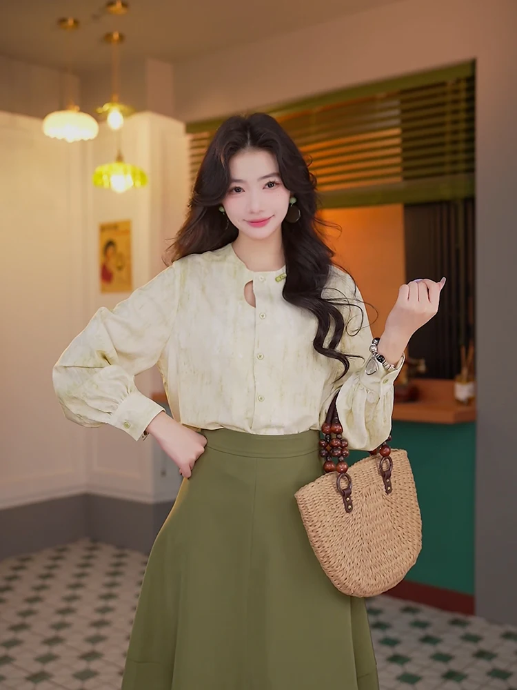 

Ding Jiaxin Bamboo Clear 2025 женский свободный утягивающий adient красивый irt длинный откидной воротник све обычной длины весна