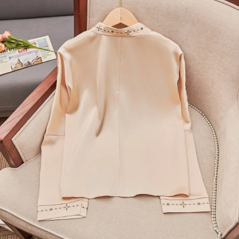 Satin Chinese Style Women\'s shirts Embroidery Loose Blouses Spring/Summer V-Neck Clothing fashion Long sleeves tops