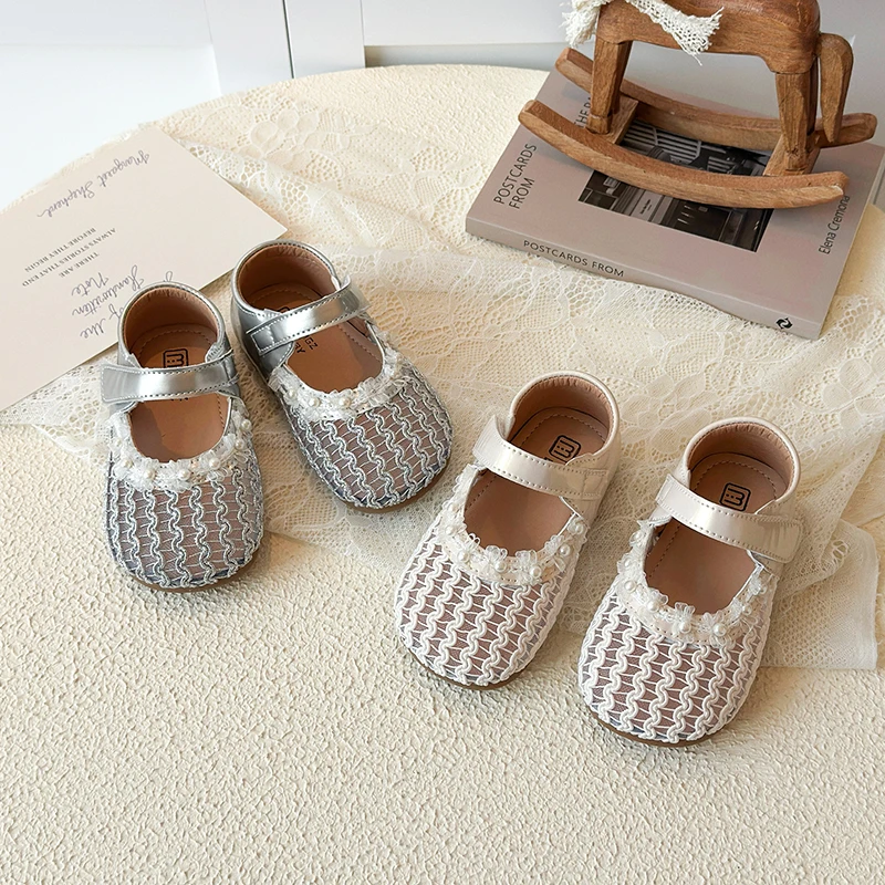 

Girls Pearl Mary Jane Shoes Children Flats Hollow Out Shoes Mesh Fashion Kids Leather Shoes for Wedding Party Size 21-30