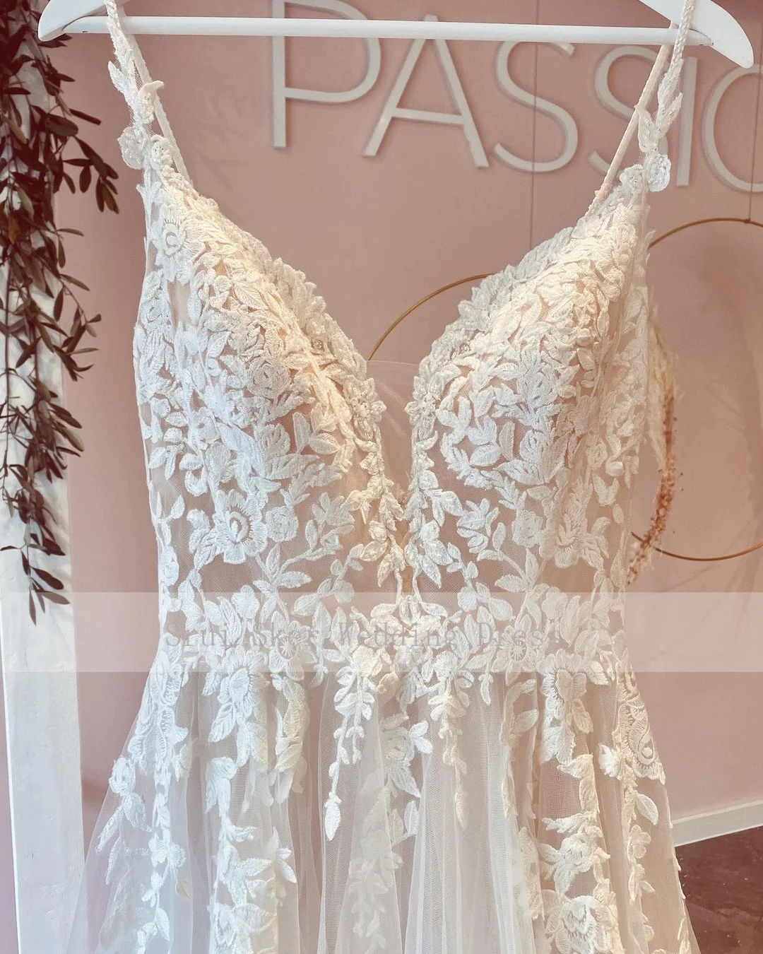 Đầm Chữ A Áo Cưới 2021 Cổ Chữ V Ren Appliques Hở Lưng Voan Càn Quét Tàu Hôn Nhân Cô Dâu Bầu Vestidos De Noiva