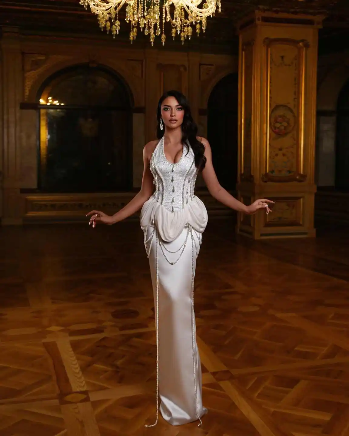 Wykwintna suknia ślubna typu sheath z perłami, bez rękawów, z koronką, zdobiona koralikami, długość do podłogi, możliwość personalizacji, vestidos de novia