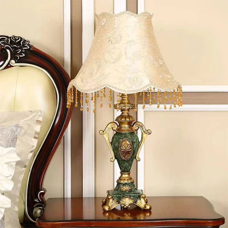 SOURA European Table Lamp Luxurious Living Room Bedroom Study Villa Hotels LED Retro Creativity Bedside Desk Light