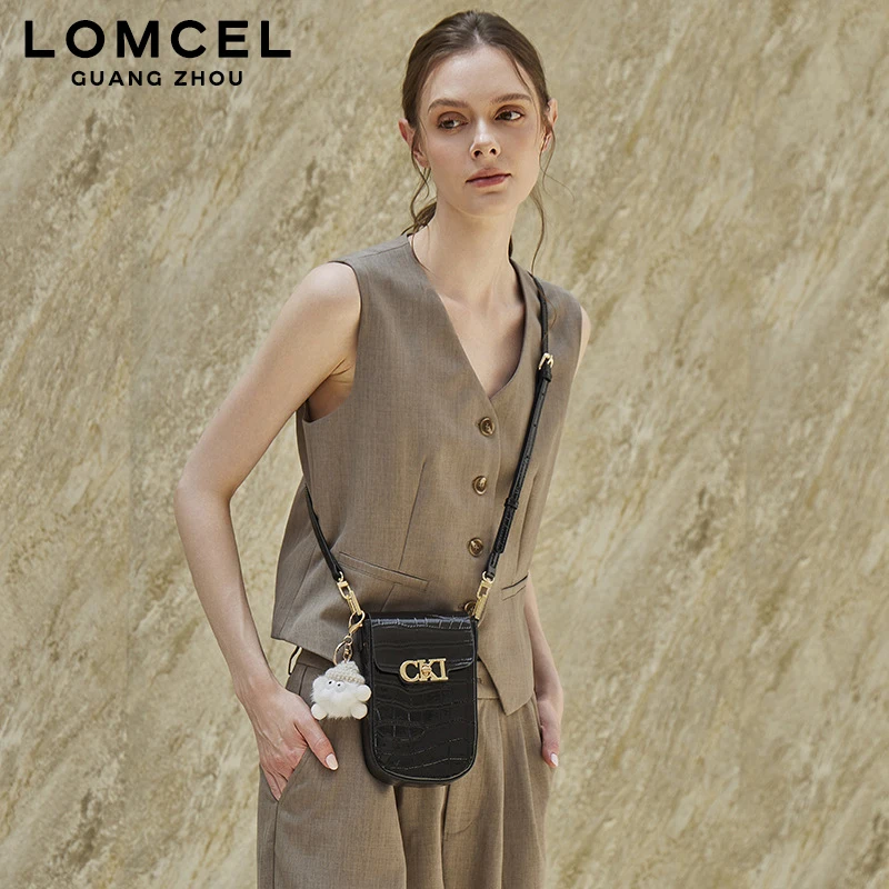 LOMCEL 239 Leather handbag - A new, small-scale design from Korea, the Kelly bag, with a single shoulder strap, suitable for wom