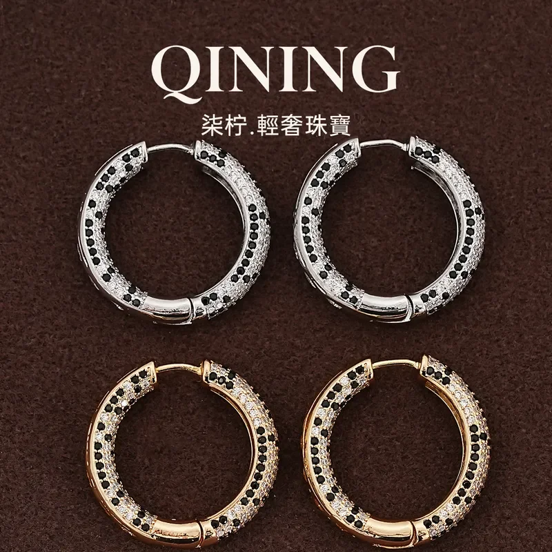 Dark night star rings, slightly inlaid round earrings, light luxury niche personalized ear buckles, retro dinner party light