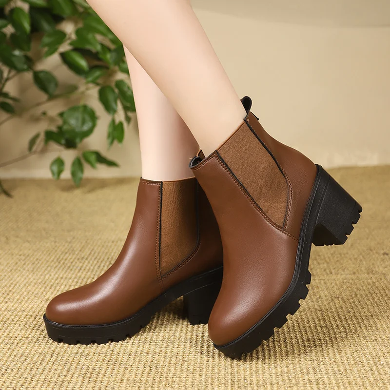 2024 Fashionable Comfortable Round Toe High Heels Casual Thick Heel Short Solid Color 2024 New Autumn Winter Women\'s Boots