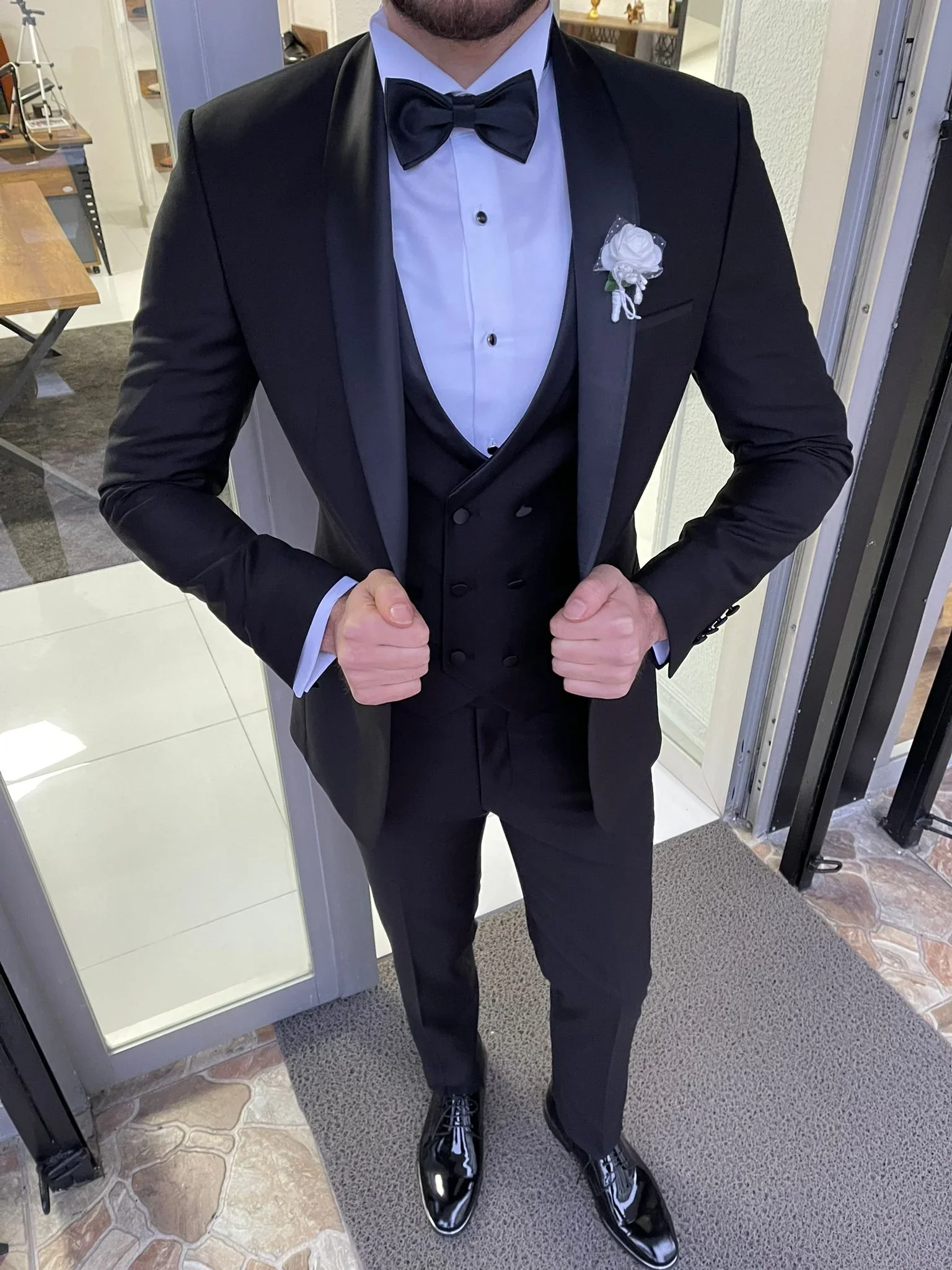 2023 New Arrival Male Wedding Suits Slim Fit Shawl Lapel 3 Pieces Formal Best Men Groom Wear Wedding Tuxedos Trajes De Hombre