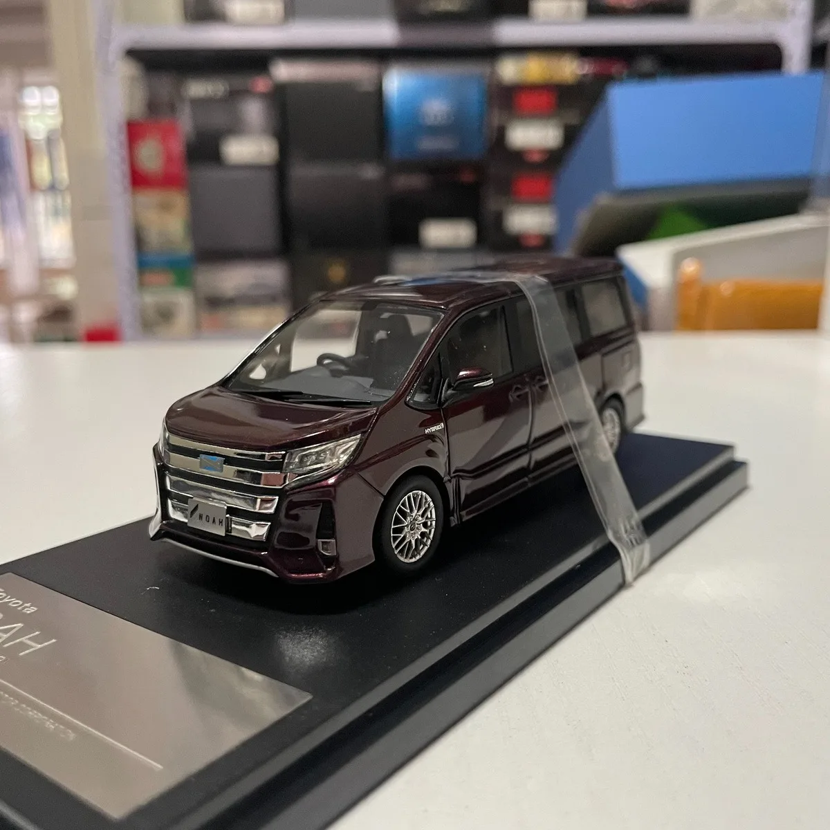 Hi-Story 1:43 Scale NOAH Hybrid Si 2019 MPV Resin Car Model Collection Ornaments