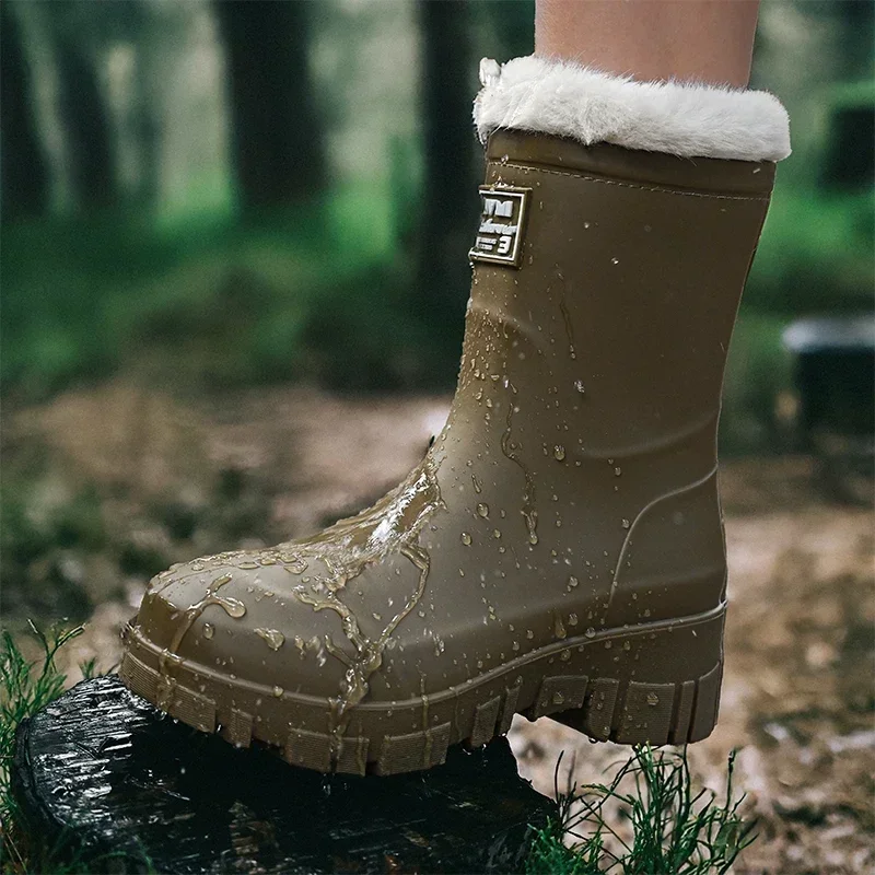 

Outdoor Fashion Mid-calf Women's Non-slip Rain Boots Four Seasons Fashion Waterproof Non-slip Kitchen Work Rain Boots 2024 New