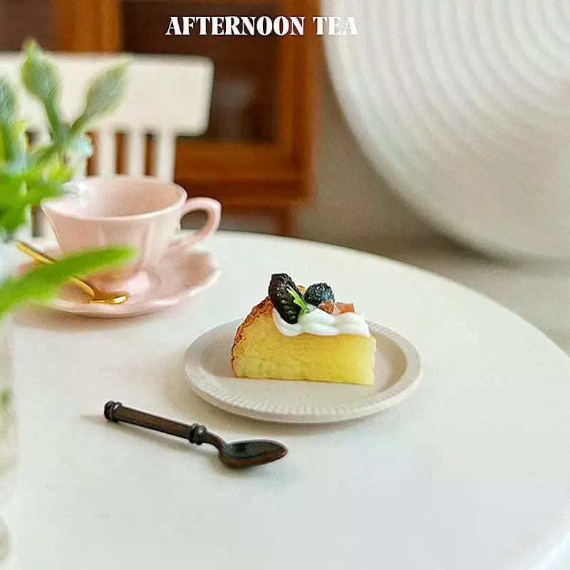 1/12 Dollhouse Miniature Basque Cake Bread DIY Dessert Mini Food Cream Dessert Model For Doll House Decor Kids Pretend Play Toys