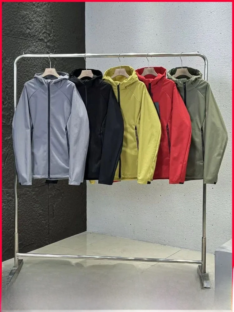 

Куртка-ветровка с капюшоном на флисовой подкладке для активного отдыха, весна-осень-зима, повседневная, удобная, дышащая, из полиэстера