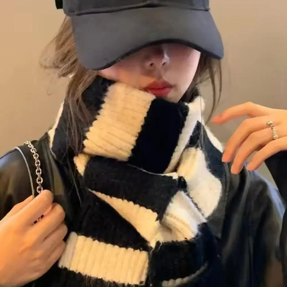 وشاح صوف شتوي نسائي لعام 2025 - شريط أحمر محبوك سميك دافئ، شال على طراز هاراجوكو، هدية عيد الميلاد والعام الجديد