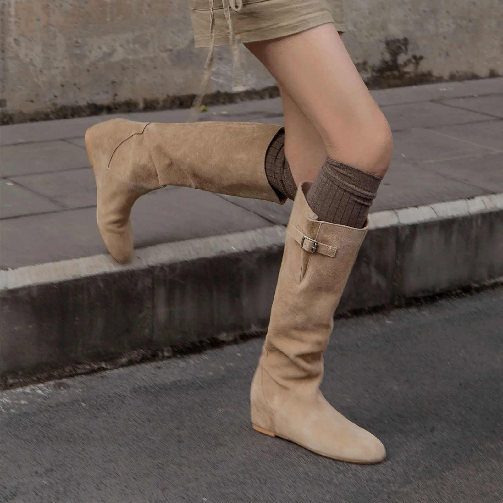 

2025 Cow suede Wedges Knee high boots Round toe Belt buckle Pull-on Middle heel Modern boots Large size boots