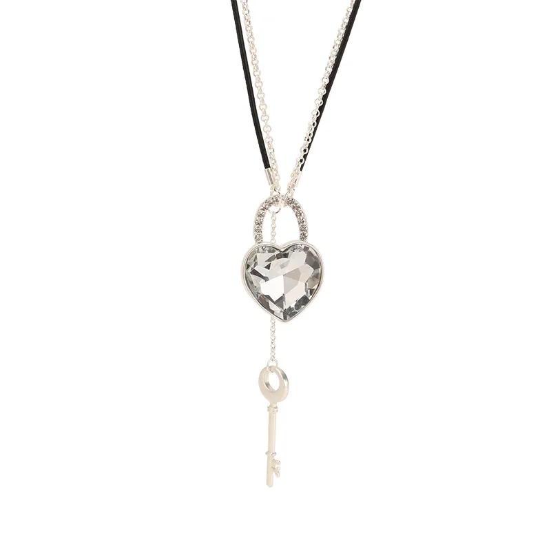 

Kaseakia Long Necklace with Key and Lock Metal Pendant, Vintage Sweater Chain for Women Fashion