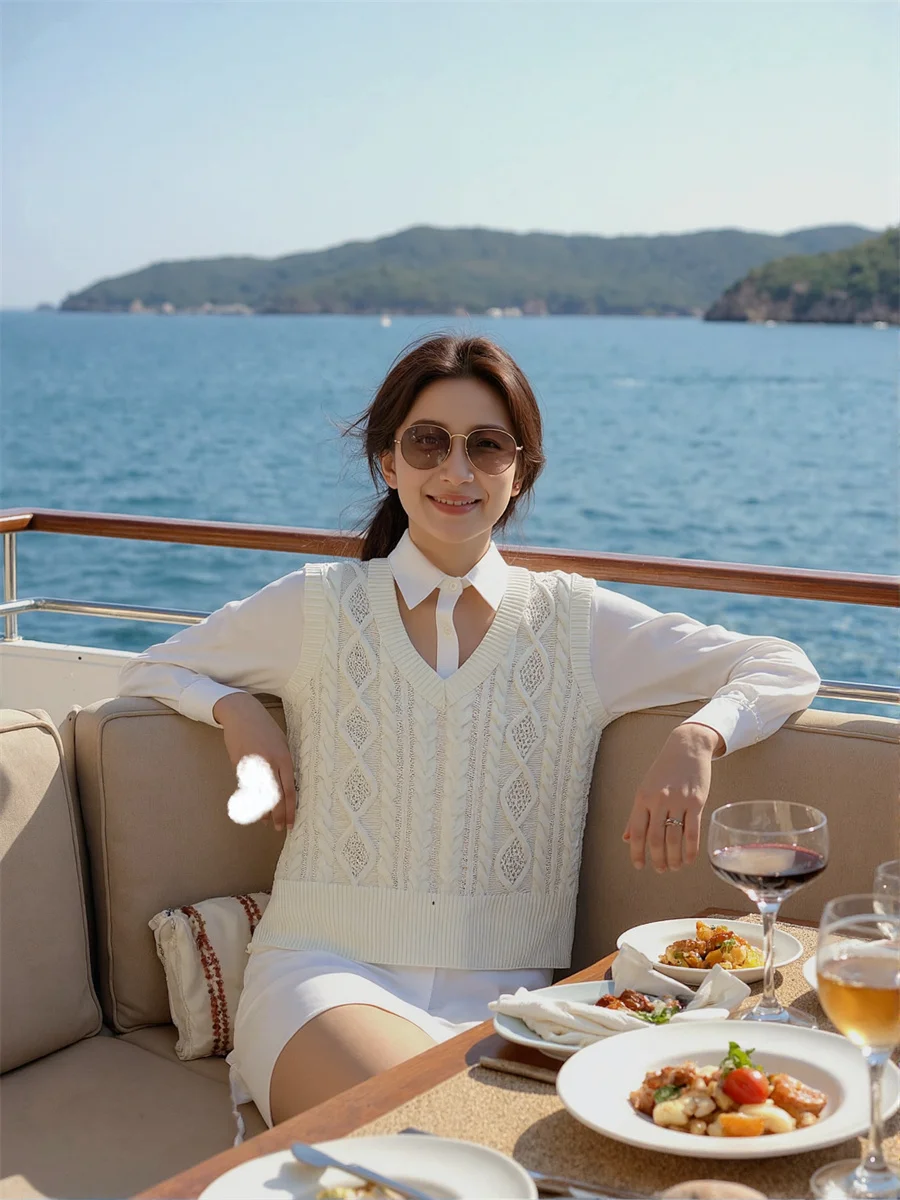 

Уютный двубортный женский жилет из смеси шерсти с детализацией на пуговицах. Идеальный осенний зимний офис для повседневных поездок на работу.