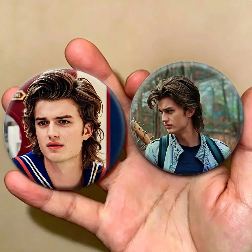 COOL Actor J-Joe Keery  Badges Creative Tinplate Button PinsBrooch Badge Clothes Backpack