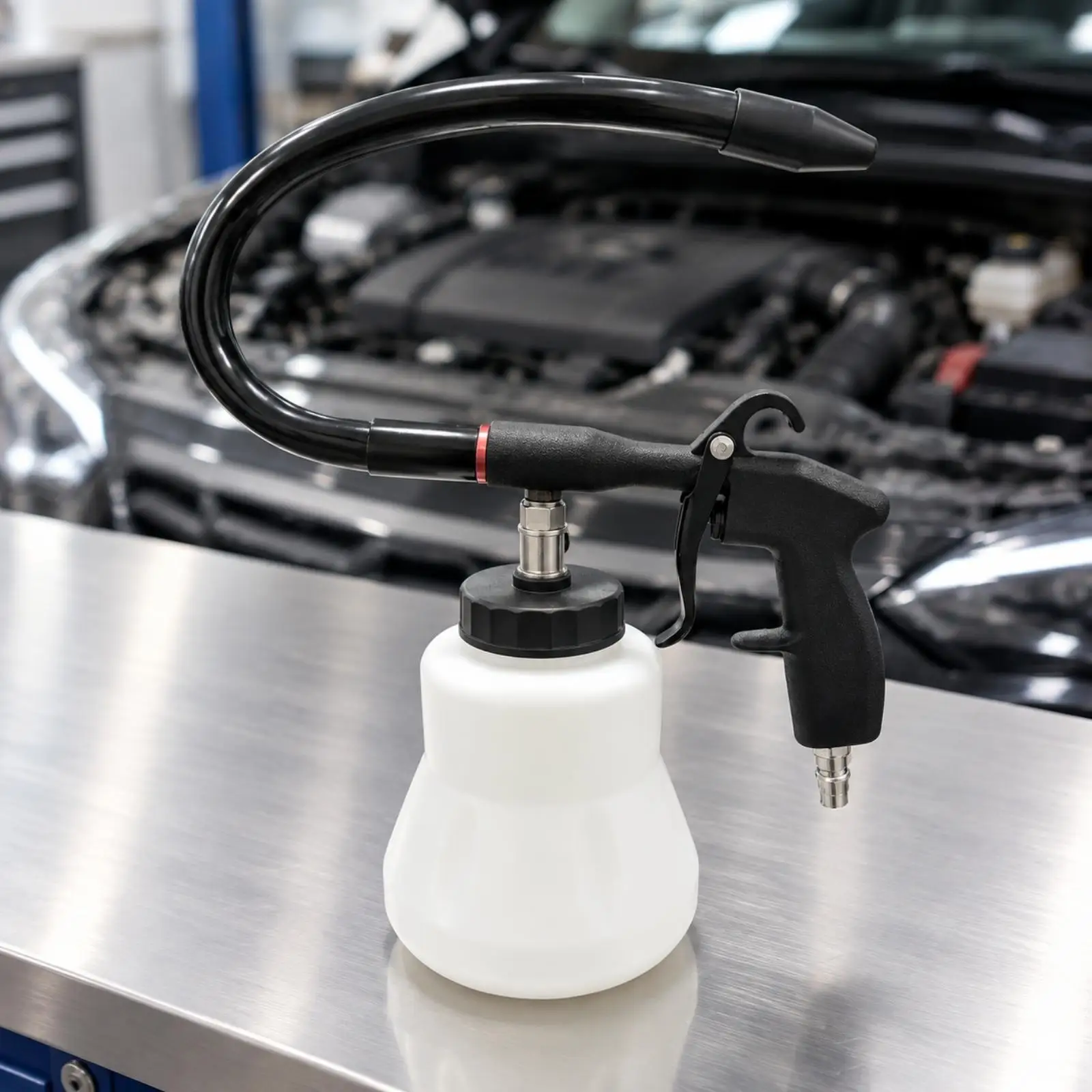 handgripGrip Auto Cleaning Trigger-Controlled Handheld Cleaning with Reservoir Compact Lightweight for Garage Workers