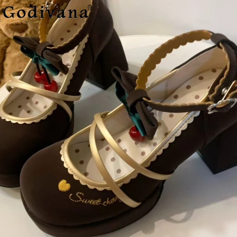 여성용 하이힐 자수 로퍼 와인 레드 다용도 달콤한 일본 스타일 신발 여성 스트랩 힐 로리타 신발