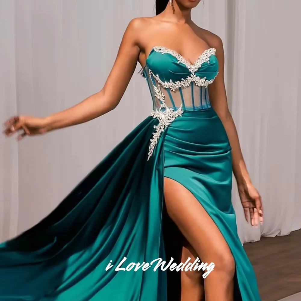 فساتين سهرة خضراء على شكل حرف v 2025 بدون ظهر بدون أكمام كريستال حورية البحر فتحة جانبية طول الأرض مطوي فستان الحفلات حسب الطلب