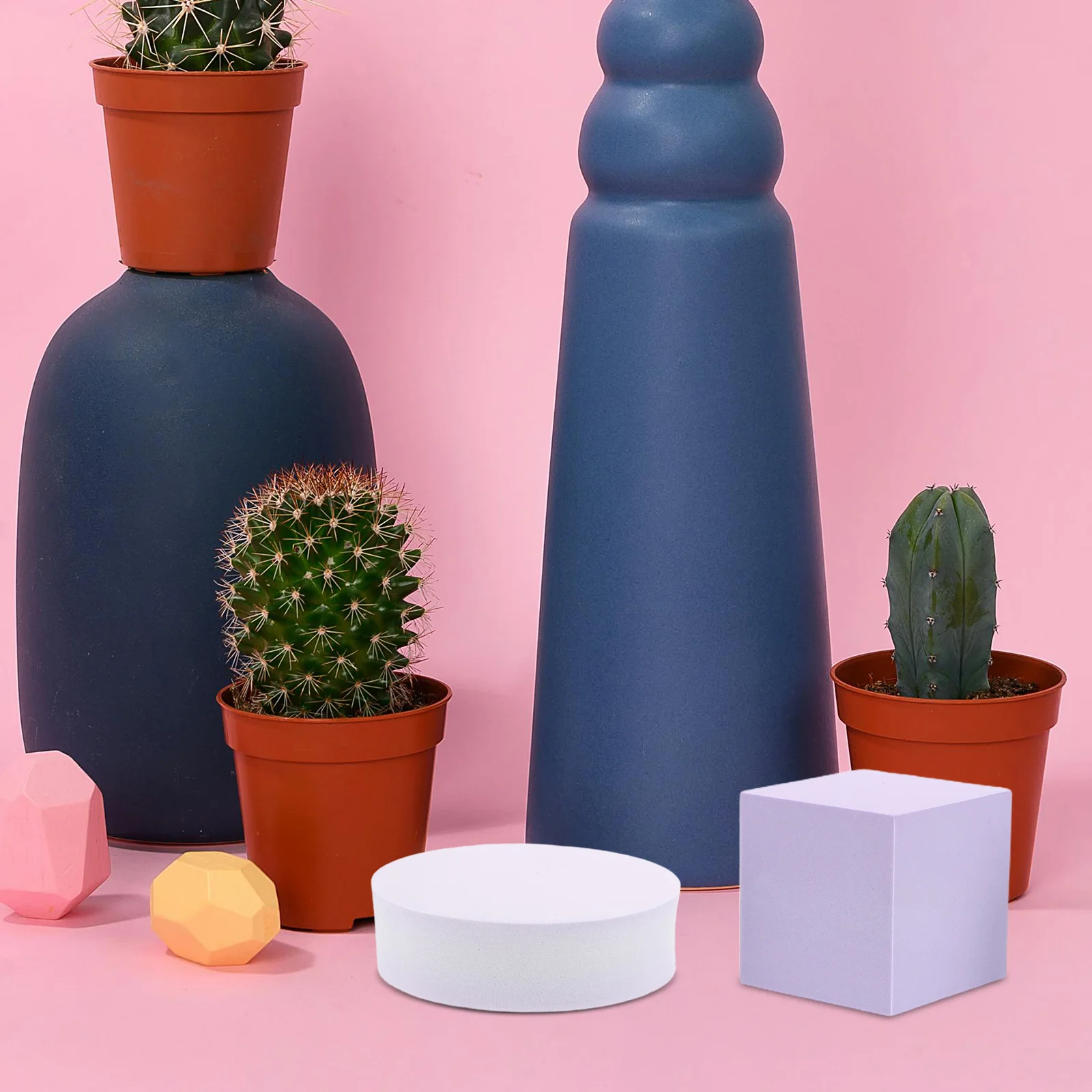 

4Pcs Geometric Foam Cubes Creative Design Lightweight Material Perfect for Indoor Outdoor Sketching Decorations