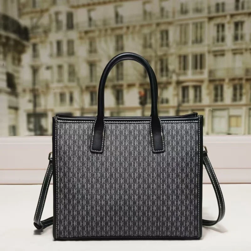 CH Vintage Fashionable Crossbody Bag With Chic Letter Logo Design For Women Luxury Handbag Collection Inspired