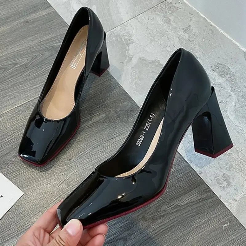 Patent Leather Women Pumps Retro Square Heel Single Shoes College Style Squares Head Leathers Shoe Student High Heels 8CM