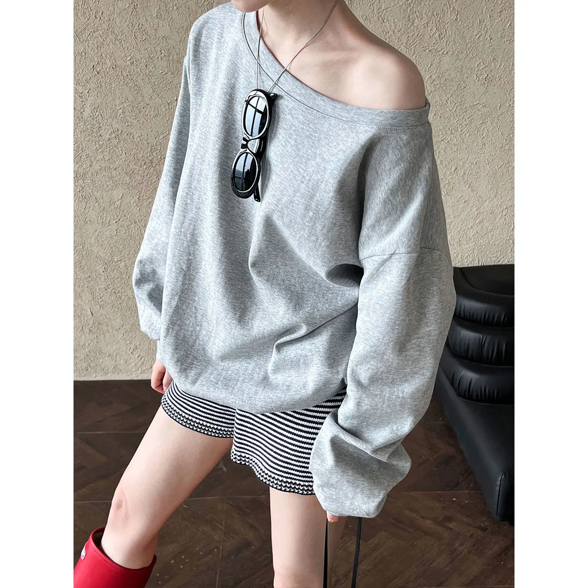 

Slack slanted shoulder sweater women's 2025 new loose lazy style one-word collar off-the-shoulder top