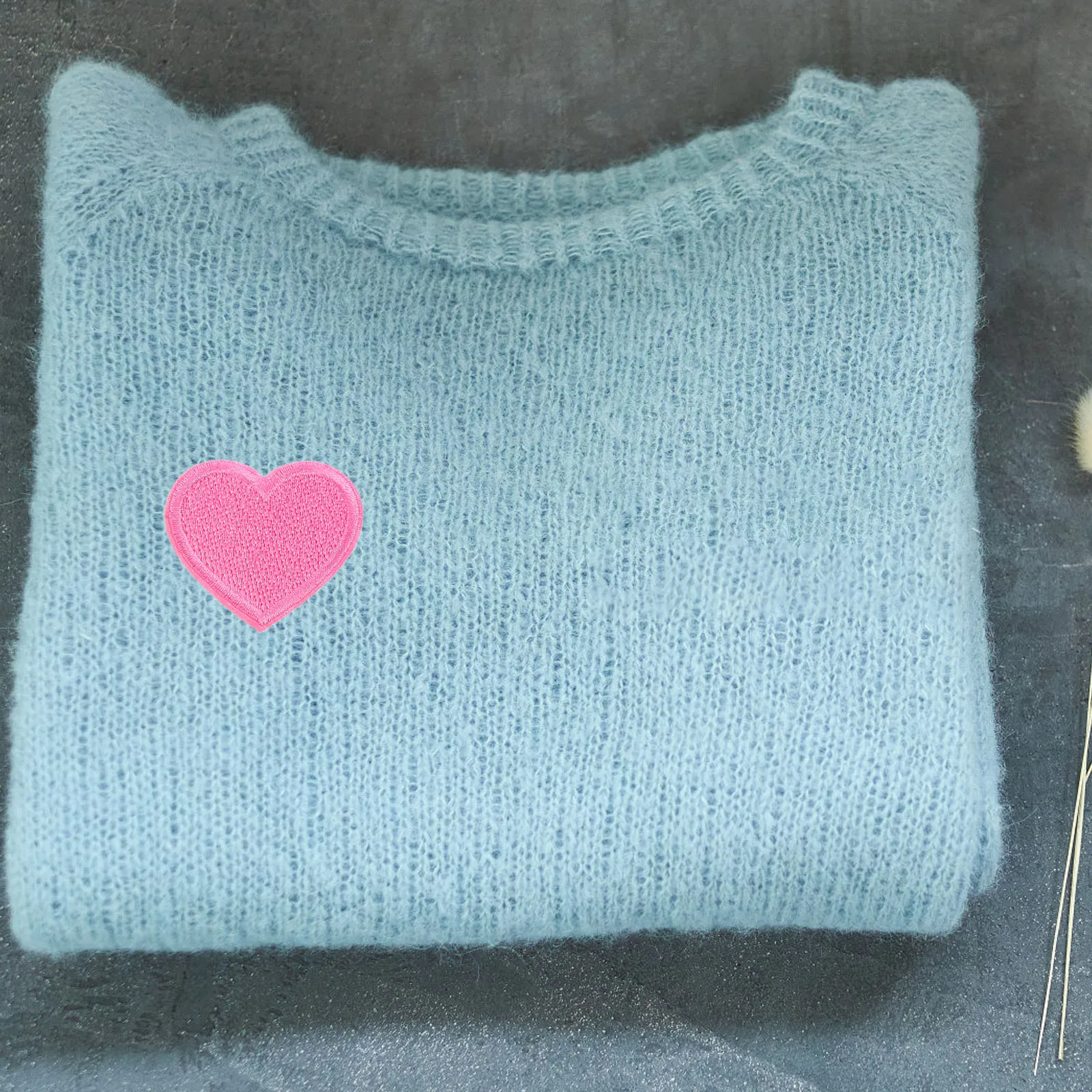 

8pcs Heart Fabric Patches Self Adhesive Decorative Embroidery Appliques Pink Small Medium Large Sizes For Clothes Jeans Bags