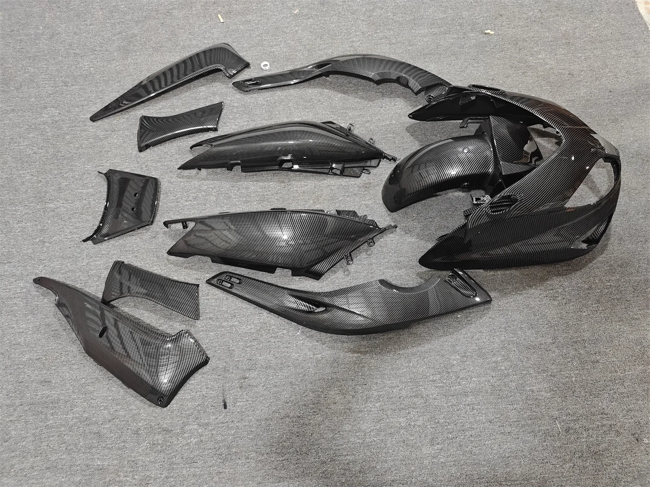 The motorcycle fairing kit is suitable for TMAX500 2001 2002 2003 2004 2005 2006 2007 fairing carbon fiber paint