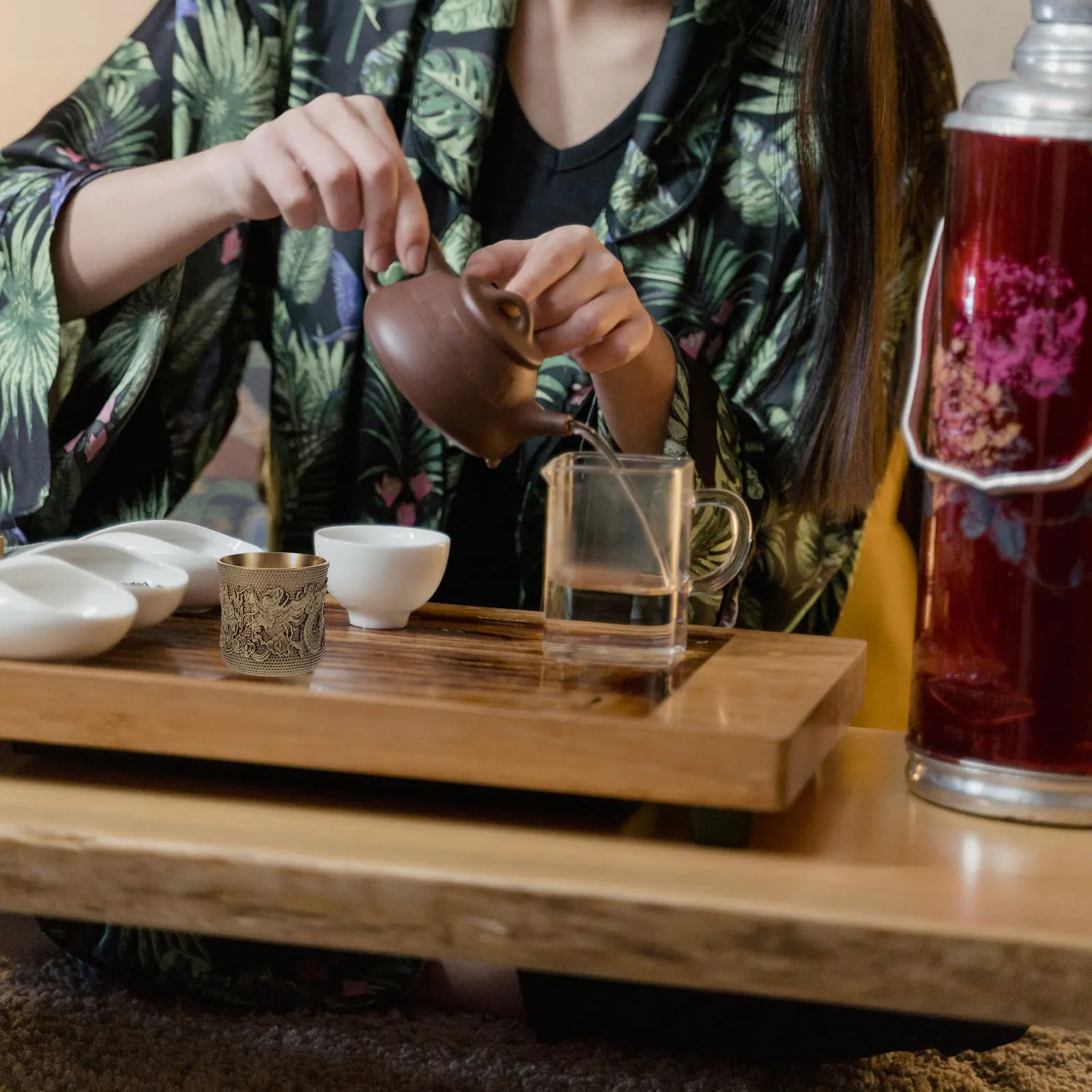 

Brass Tea Cup Chinese Style Embossment Retro Kungfu Drinkware Metal Home Bar Decor Gift For Wine Beer Whiskey