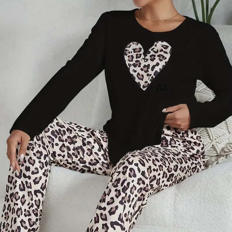 

Women's short-sleeved round neck top and trousers two-piece loungewear/pajama casual set, print casual pajama set.