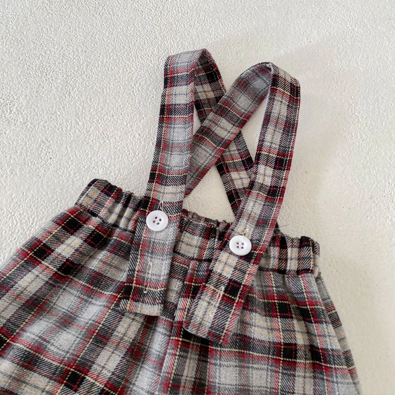 New autumn baby clothing, 0-3 year old girls plaid fashion versatile shoulder strap pants