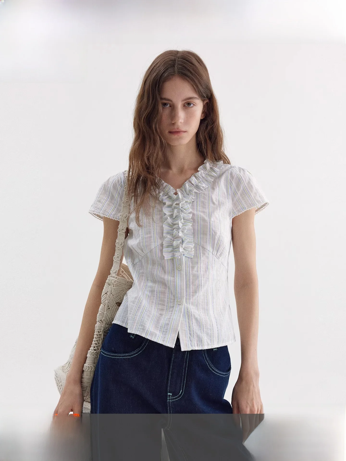 

Fano Color Block Striped Wooden Ear Short Shirt Women's Spring 2026 New Bubble Sleeve Waist Inward Top Breathable Polyester