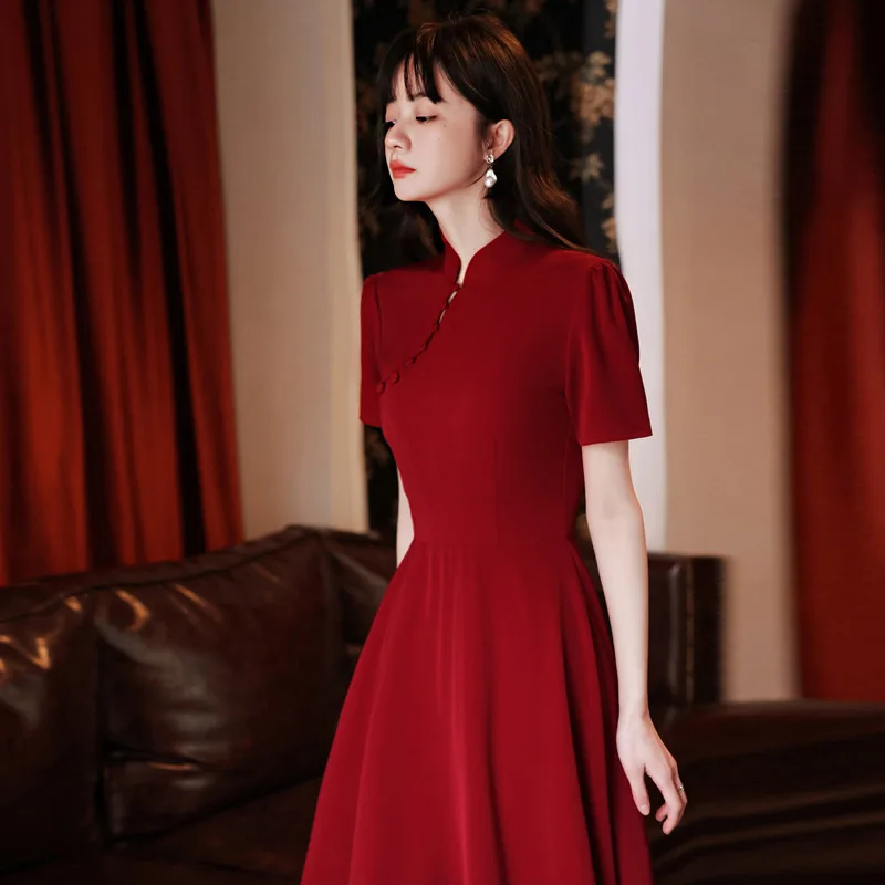 Chińskie tradycyjne w stylu Vintage Qipao 2023 sukienki panieńskie ślubne tosty sukienka burgundowe Cheongsam nowoczesne eleganckie przedsionki