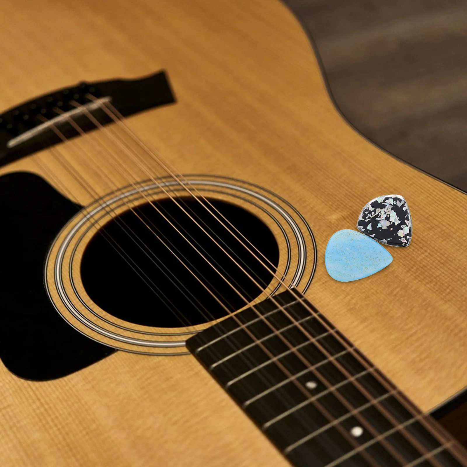 

2Pcs Stylish Resin Guitar Picks Thickened for Electric Bass Acoustic Guitars Loss Prevention Comfortable Grip Versatile Use