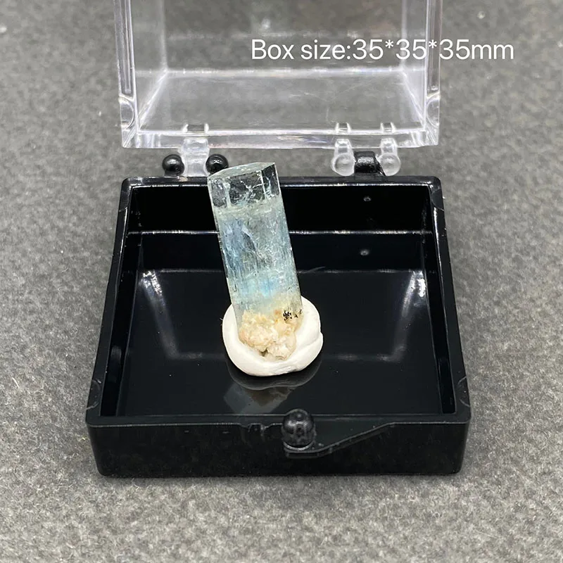 100% Rare Natural Namibia Aquamarine Mineral Specimens Stones and Crystals Healing Crystal  +Box size：35*35*35mm