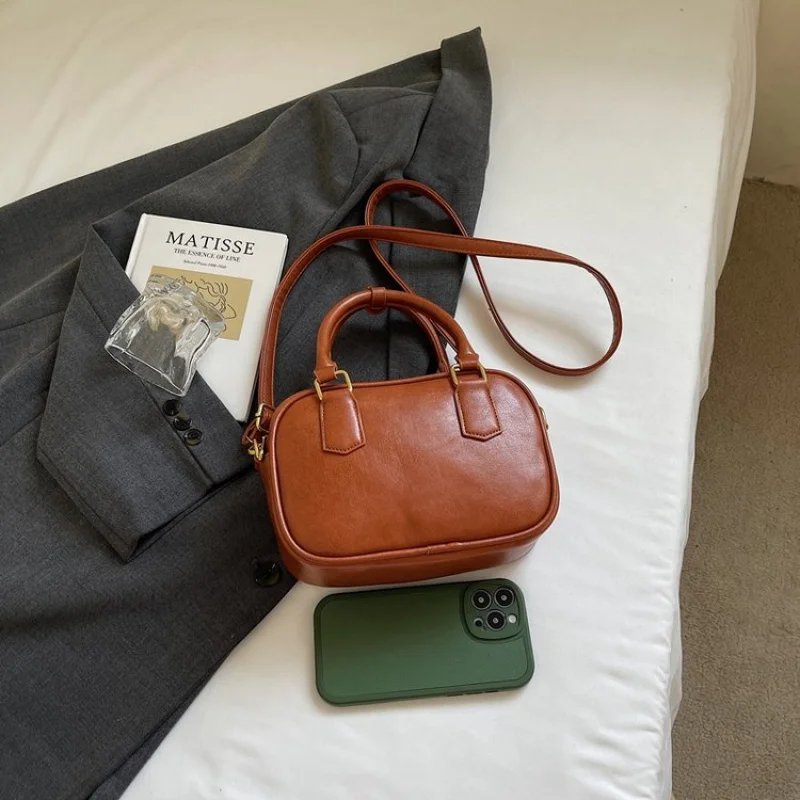 

Famous Designer Leather Women's Handbag High-End Luxury Brand Fashionable Elegant Crossbody Handbag For Ladies Commuter Vintage