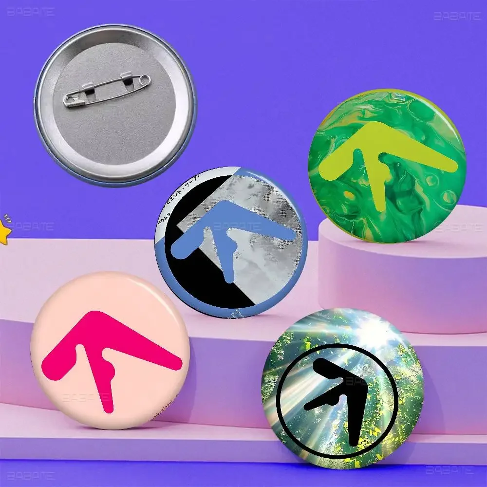 DJ A-Aphex T-Twins Round Button Pins Slogan Creative Brooches Backpack Clothes Decoration Fashion Cartoon Jewelry Gifts
