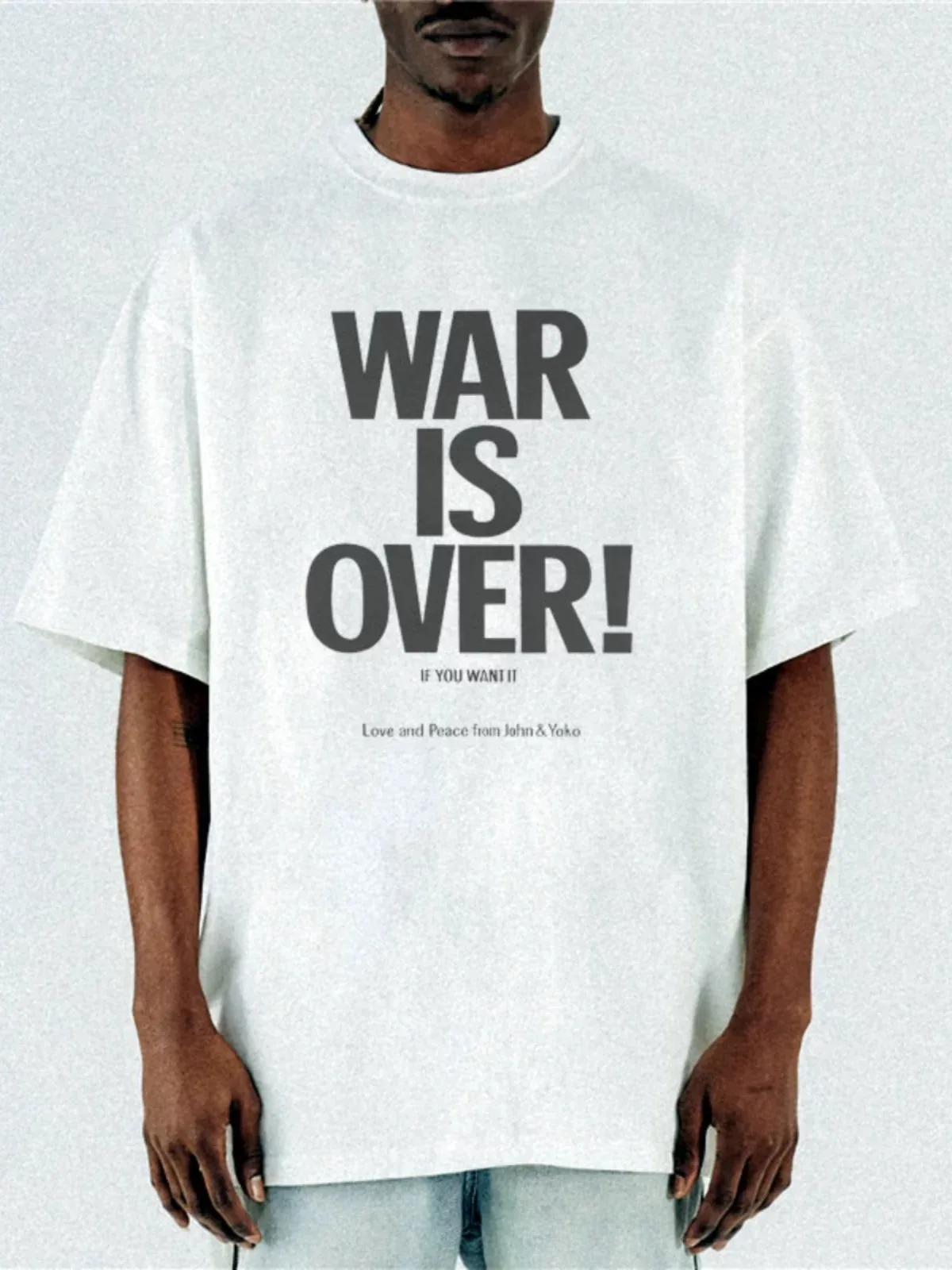 John Lennon: „Der Krieg ist vorbei!“ Peace Campaign Grafik-T-Shirt aus Baumwolle für Herren und Damen, Streetwear-T-Shirt – Detail 3