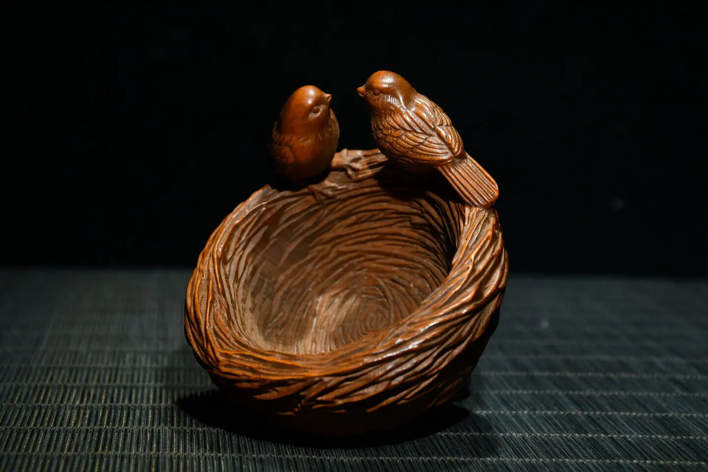 Chinese Antique Boxwood Carved Exquisite Bird's Nest Statue Collection Gift Art
