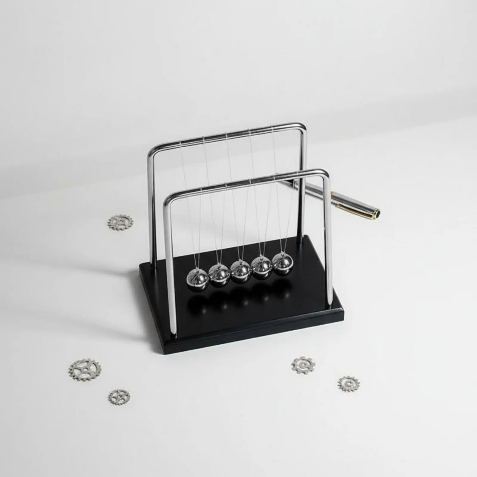 

Настольная динамическая скульптура-игрушка: бесшумный предмет декора для офиса, придающий энергии и уюта