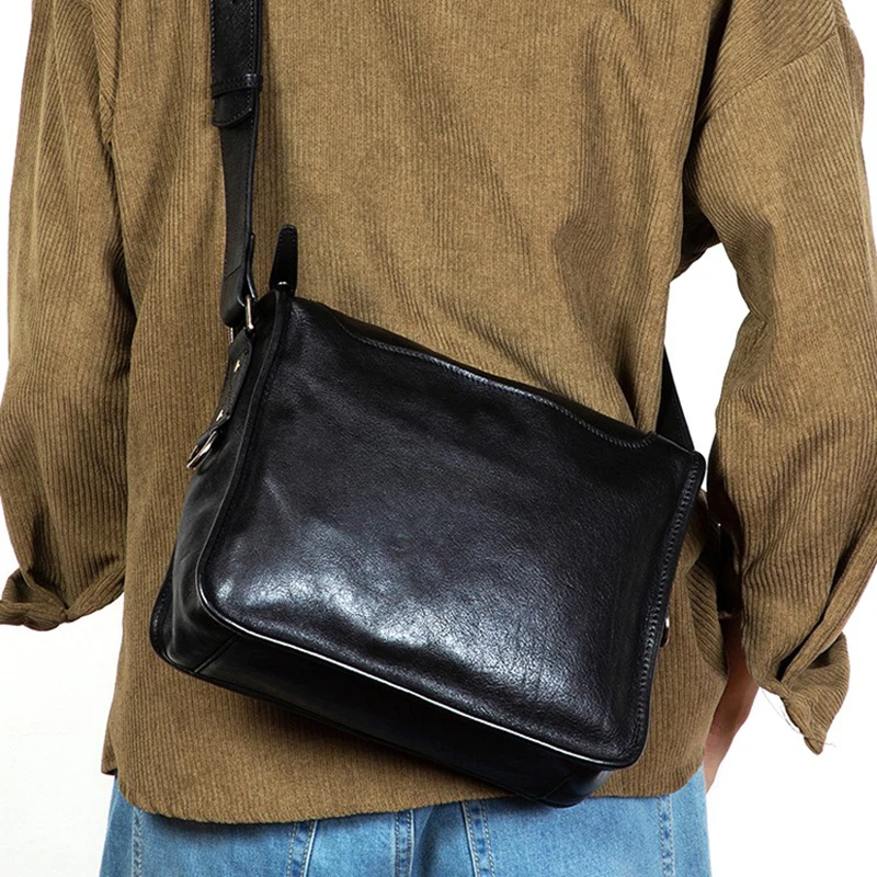 Single-shoulder bag made of top layer cowhide; casual bag for men; fashionable Korean version of genuine leather crossbody bag.
