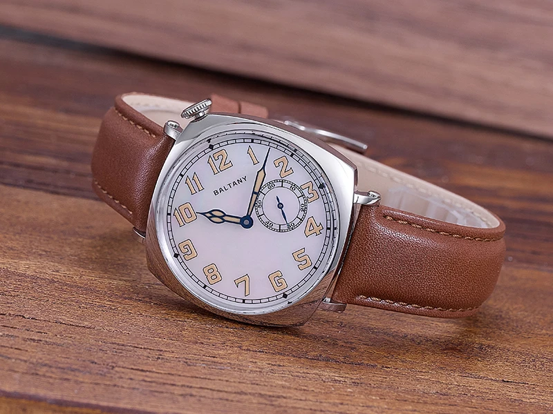 Baltany S4071 Retro-Herrenuhr in Kissenform, automatische mechanische Uhr mit Perlmutt-Zifferblatt und blauen Zeigern, elegante Kleideruhr für den täglichen Gebrauch im Büro – Detail 9