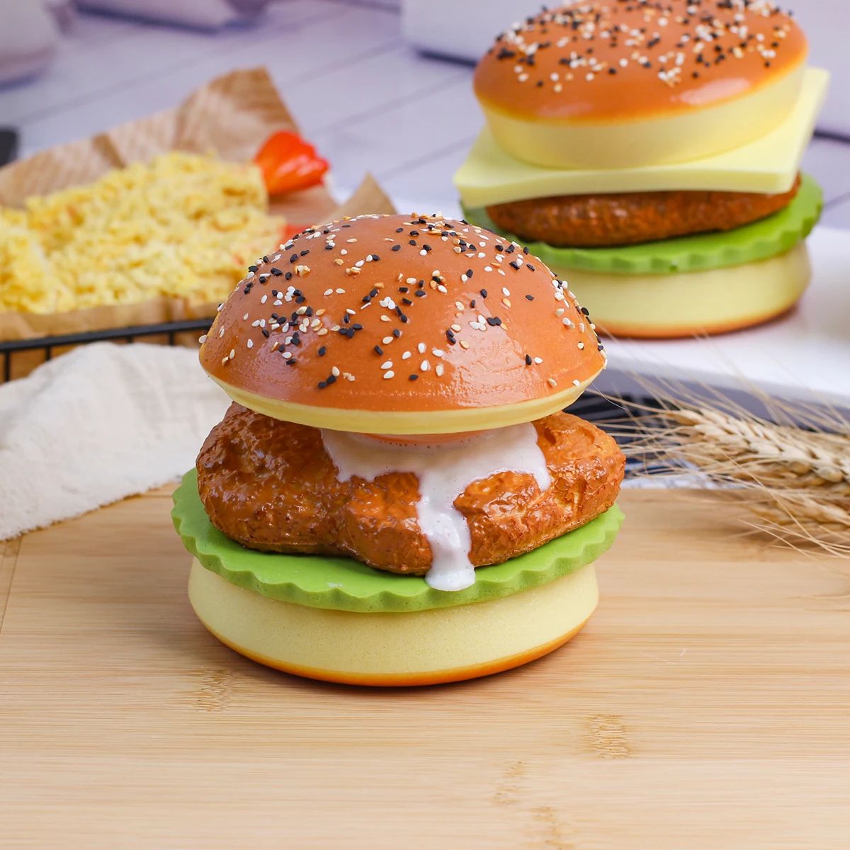 1Pcs Artificial Food Props Slow Rebound Explosions Melaleuca Hamburger Bread Decompression Pinch Model Home Decoration