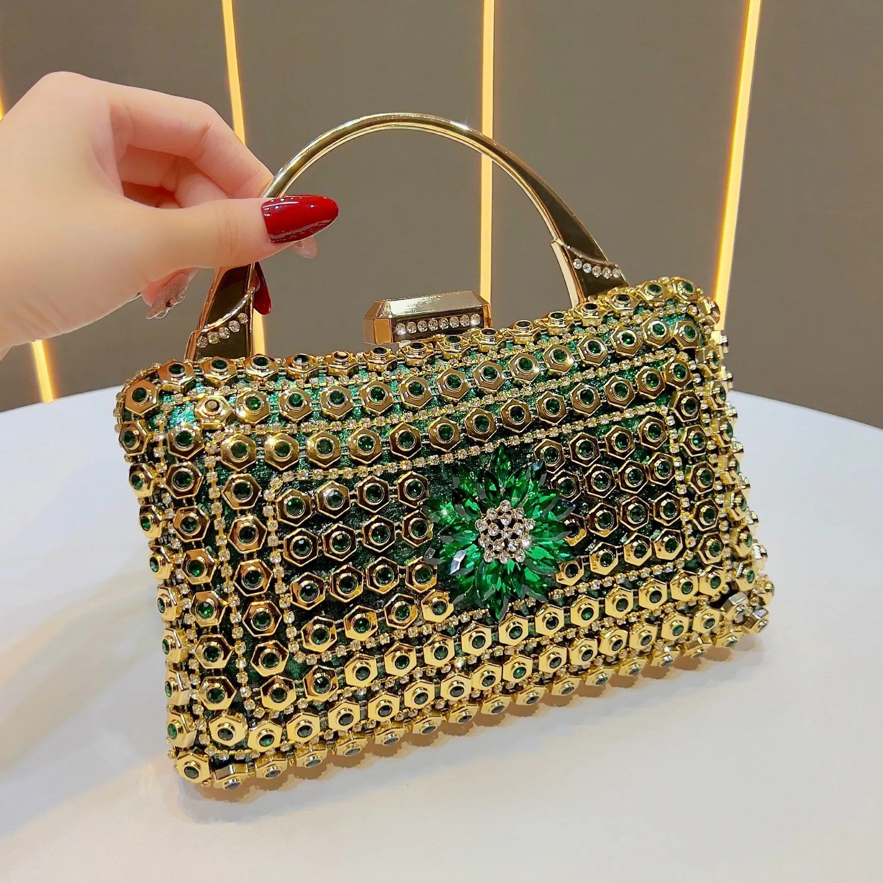 Women's bags, celebrity evening bags, handbags, diamond-encrusted high-end dinner bags, chain clutch bags