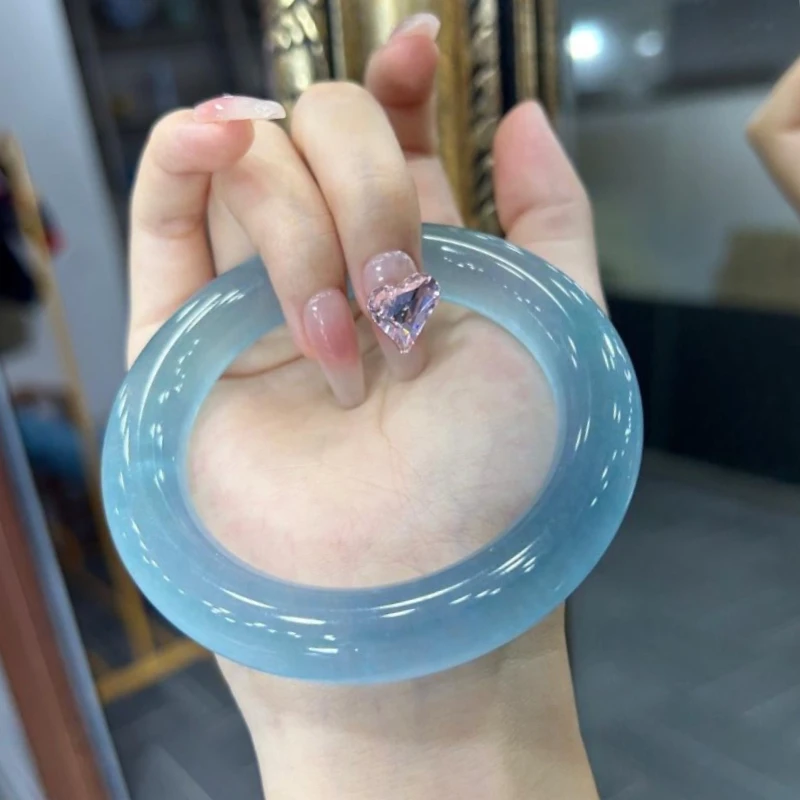 

Blue Water Round Bar Quartzite Jade Versatile Bracelet Exquisite