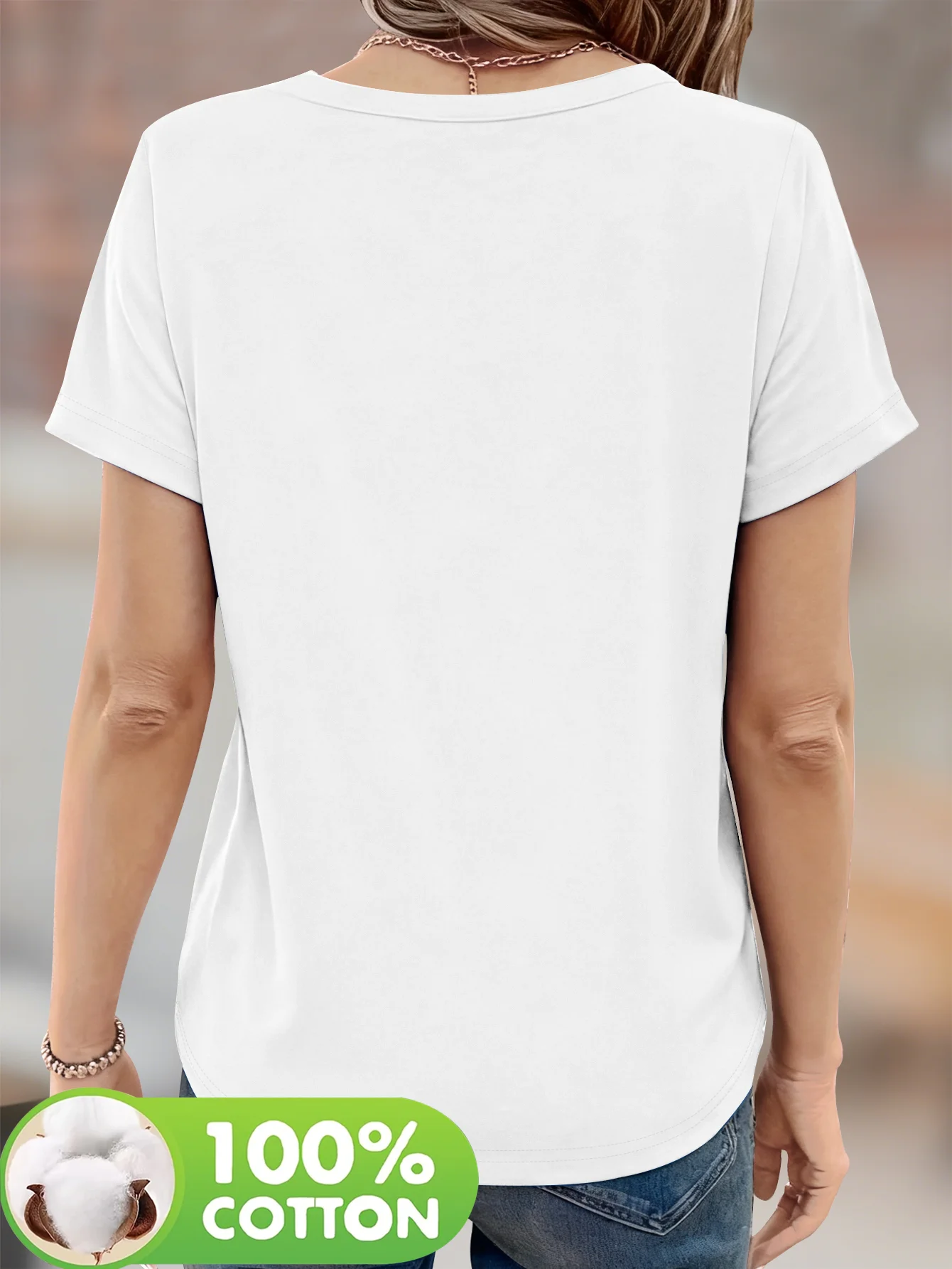 綿100%の半袖Tシャツ。ベーシックな春夏カジュアルVネックTシャツで、洗濯機で洗えます。