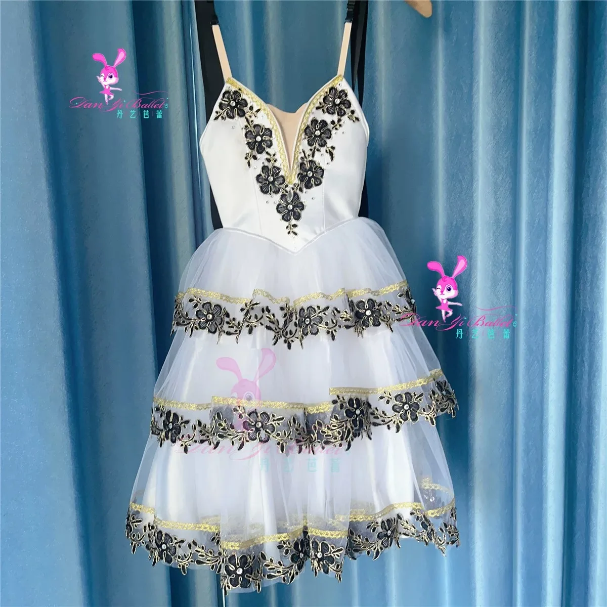 Danyi white Spanish Tang Quixote ballet dress performance dress short gauze dress competition costume performance professional c