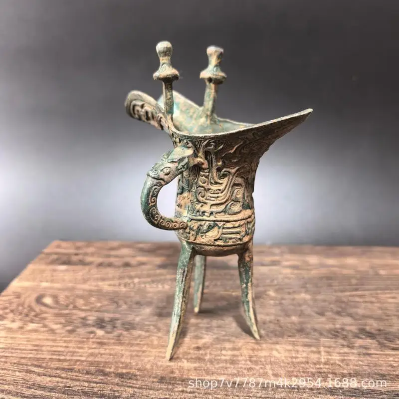 Brass Craftwork with Phoenix Bird Pattern, Three-Legged Wine Cup, Home Decorative Ornament