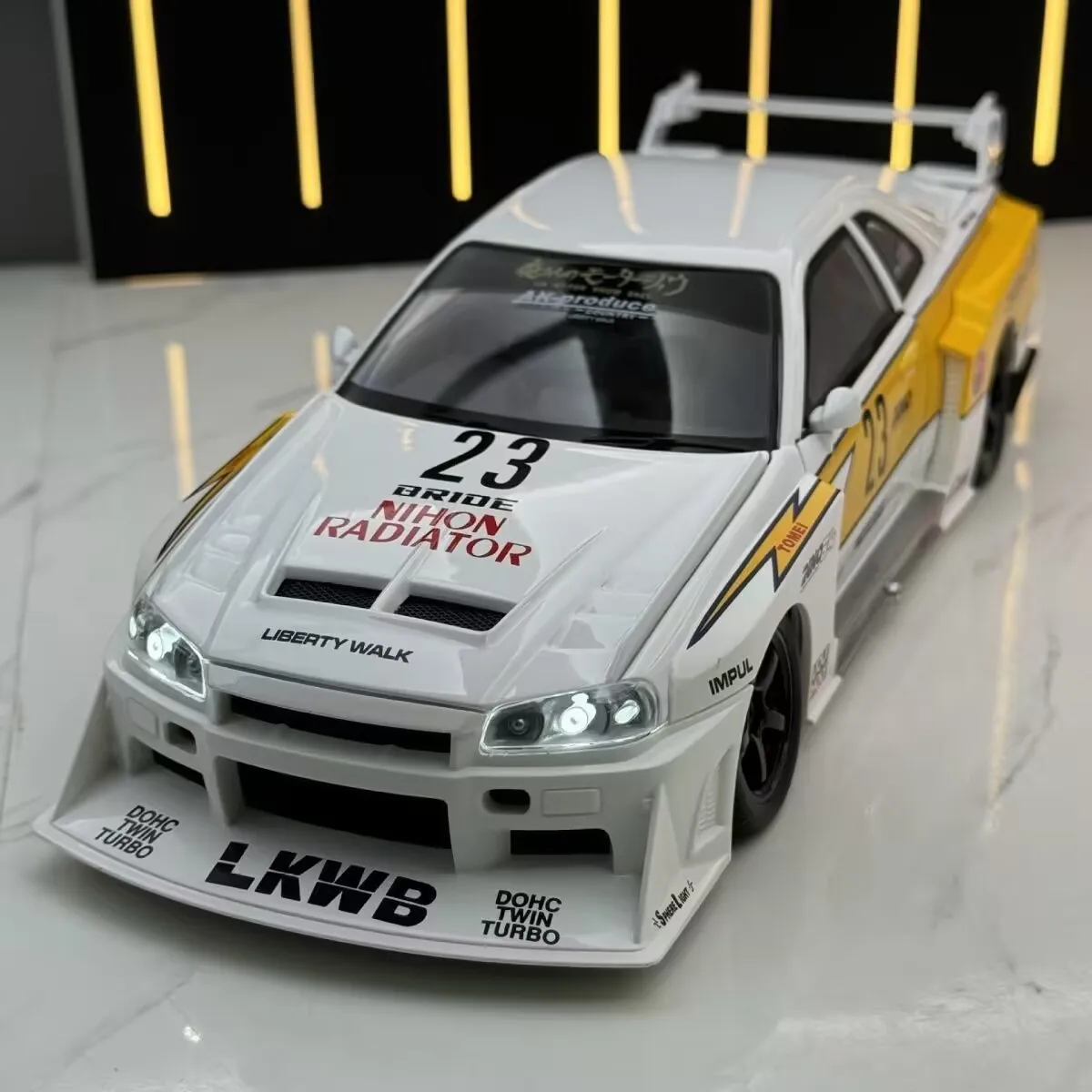 

1:18 Nissan Skyline Ares GTR R34 Alloy Modified Wide Body Sports Car Model Diecast Raing Car Vehicle Model Sound Light Kids Gift